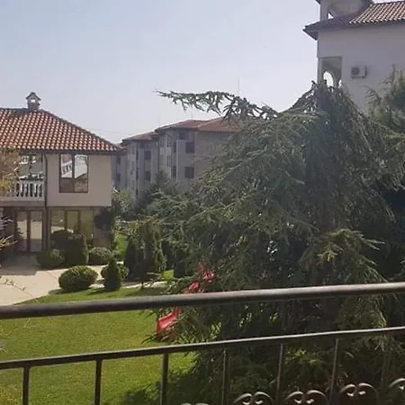 триумф вилидж влас *