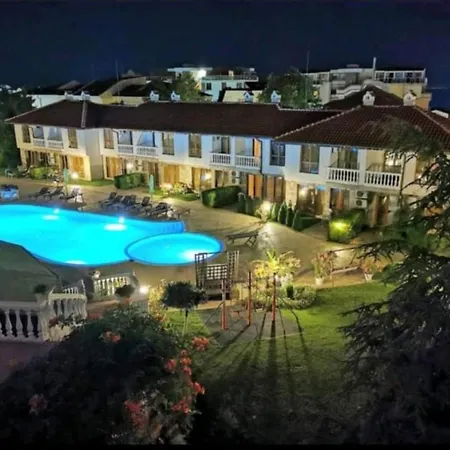 Sea Garden Apartment *